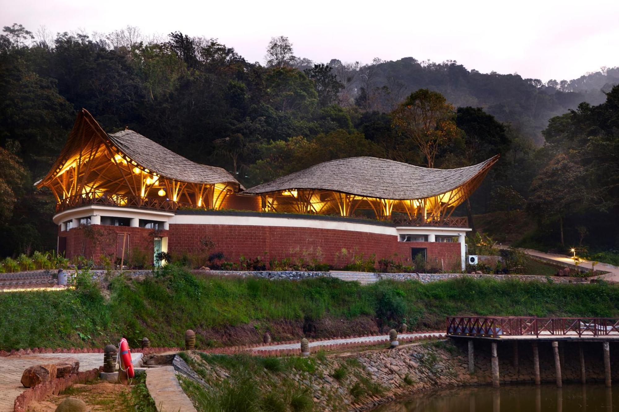 Timbertales Luxury Resort Coorg Madikeri Exteriör bild